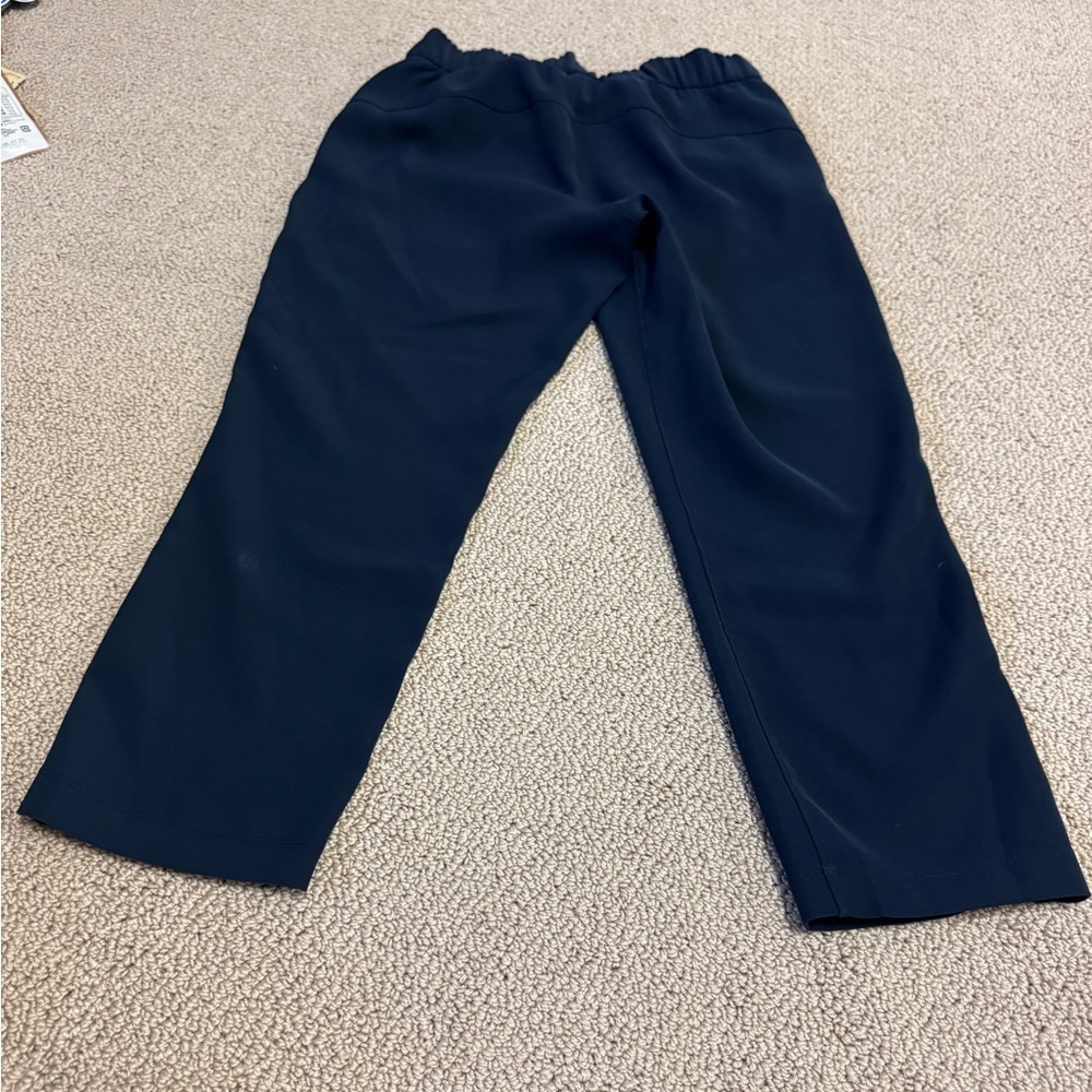 Lululemon Size 4 On The Fly Crop Pants - Picture 2 of 6